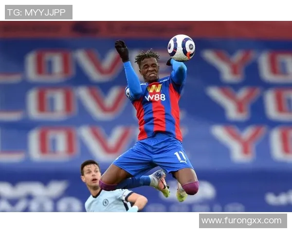 20号球星闪耀绿茵场带领球队逆转豪强再现经典之战 20号球星闪耀绿茵场带领球队逆转豪强再现经典之战