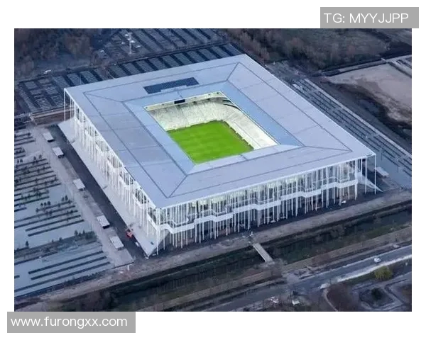 球星豪宅背后的足球场揭秘 他们为何选择在家中建场踢球 球星豪宅背后的足球场揭秘 他们为何选择在家中建场踢球