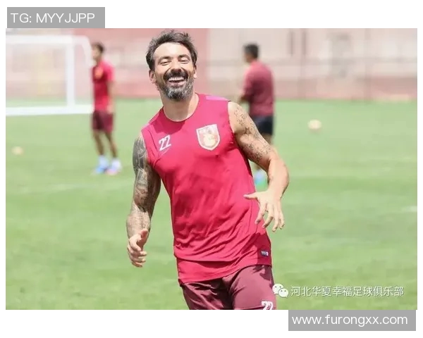 摩德纳足球俱乐部球星闪耀赛场引领球队追逐荣耀新篇章